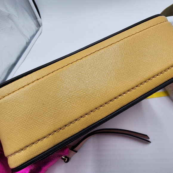 SOLD!!  Marc Jacobs The Snapshot Crossbody Bag, Saffiano Leather, Dust Bag, NWT - Picture 8 of 16